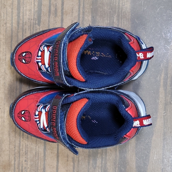 Marvel Spider-Man Light Up Kids Sneakers - Picture 7 of 9